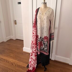 Ivory & Black Lulusar 3 Piece Suit